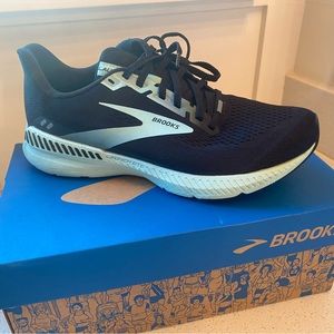Brooks Launch GTS 8 - Size 8.5